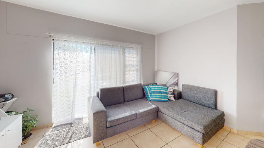 2 Bedroom Property for Sale in Guldenland Western Cape